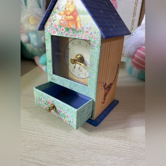 Winnie the Pooh clock house - Picture 3 of 5